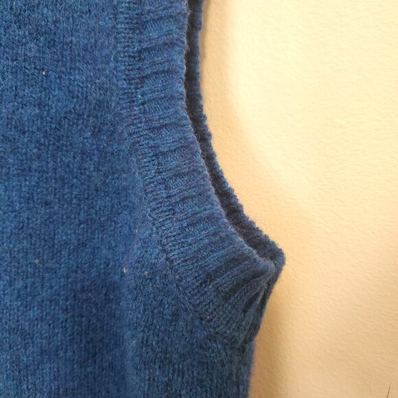 Blue 100% Lambs Wool Hand Knit Shetland Crew Sweater Vest ~HARLEY OF SCOTLAND - Picture 2 of 6